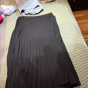 Elegant Black Pleated Skirt